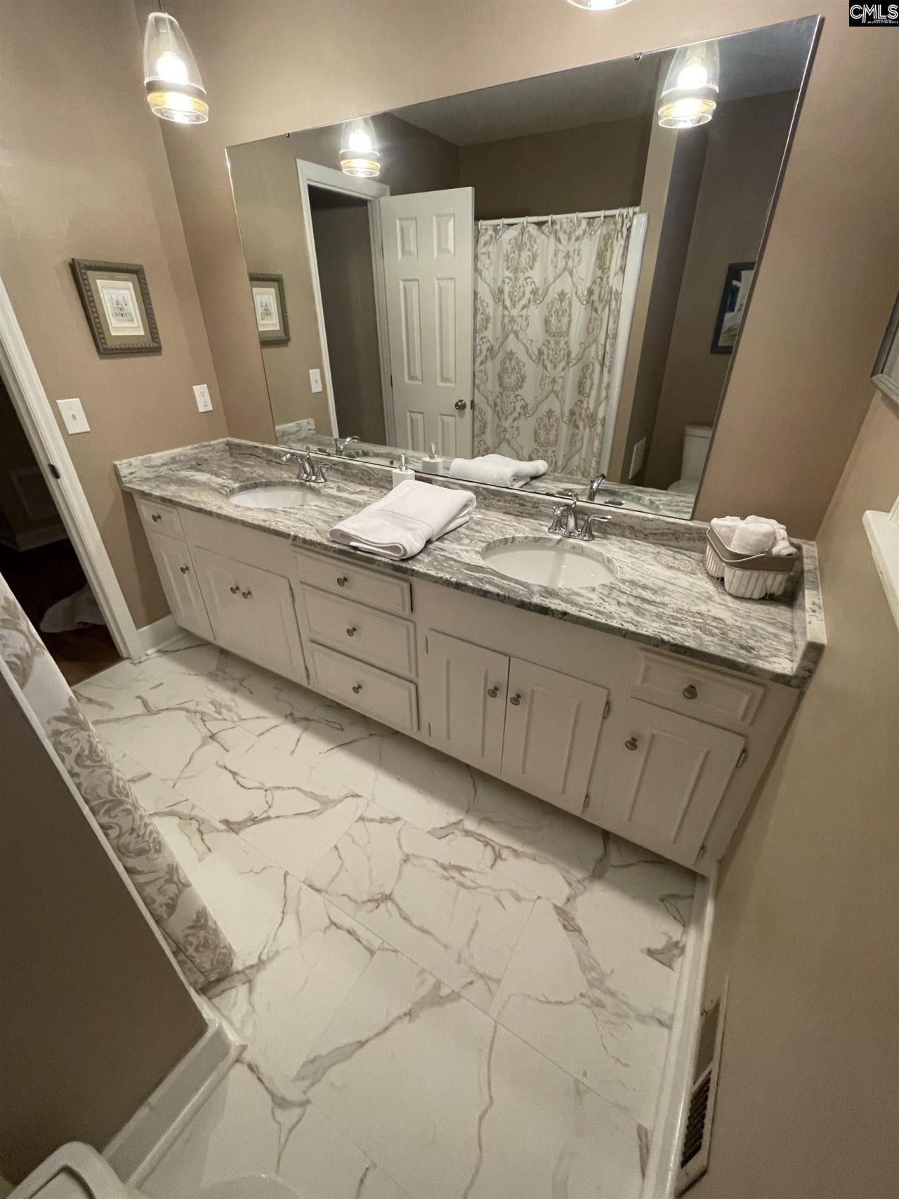 2204 Bee Ridge Road  Photo 18