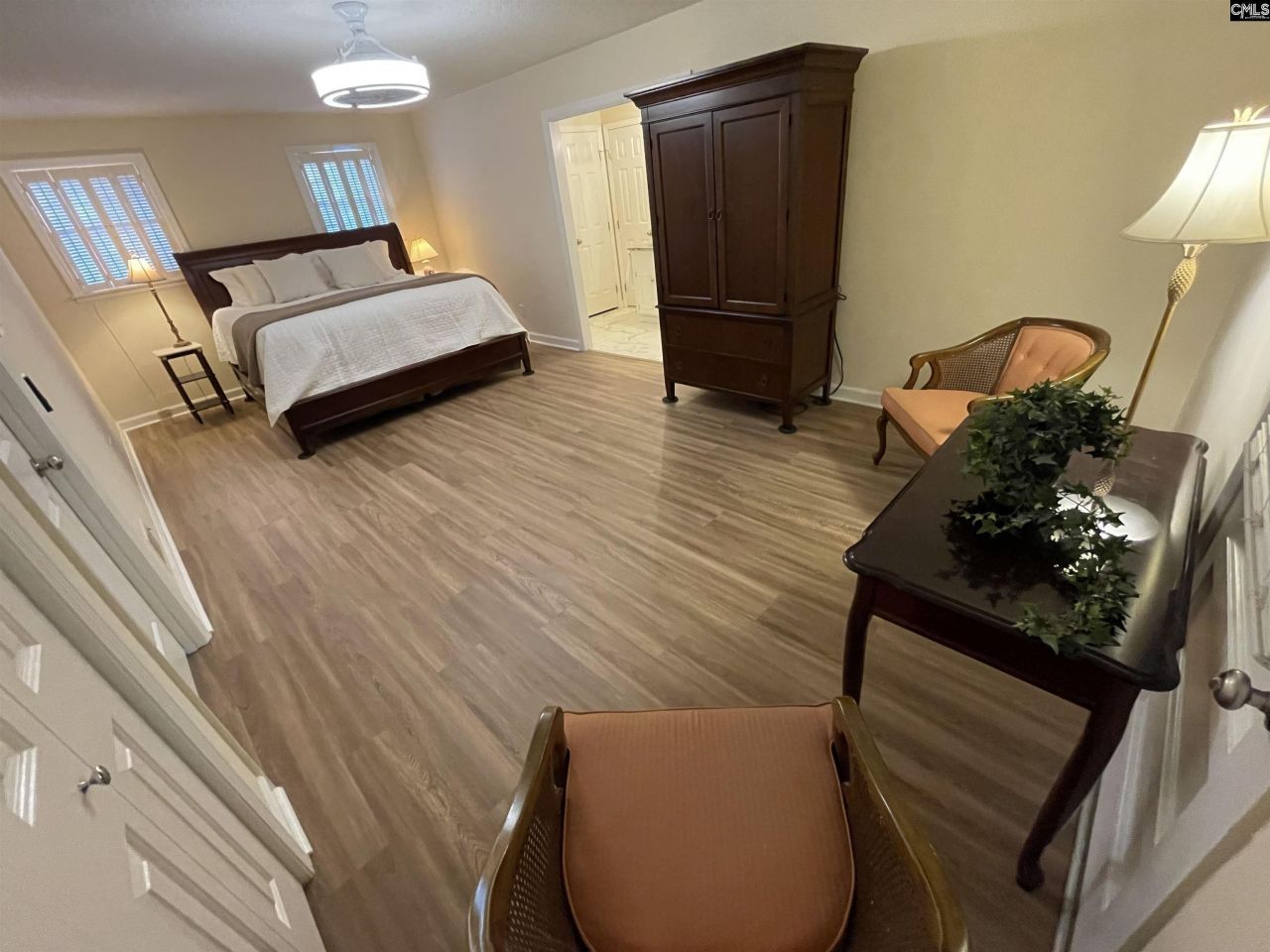 2204 Bee Ridge Road  Photo 21