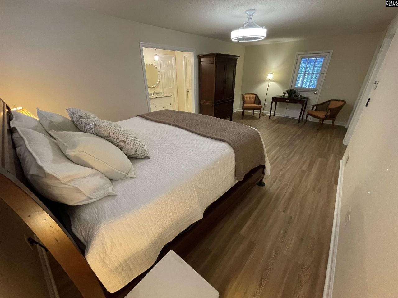 2204 Bee Ridge Road  Photo 22