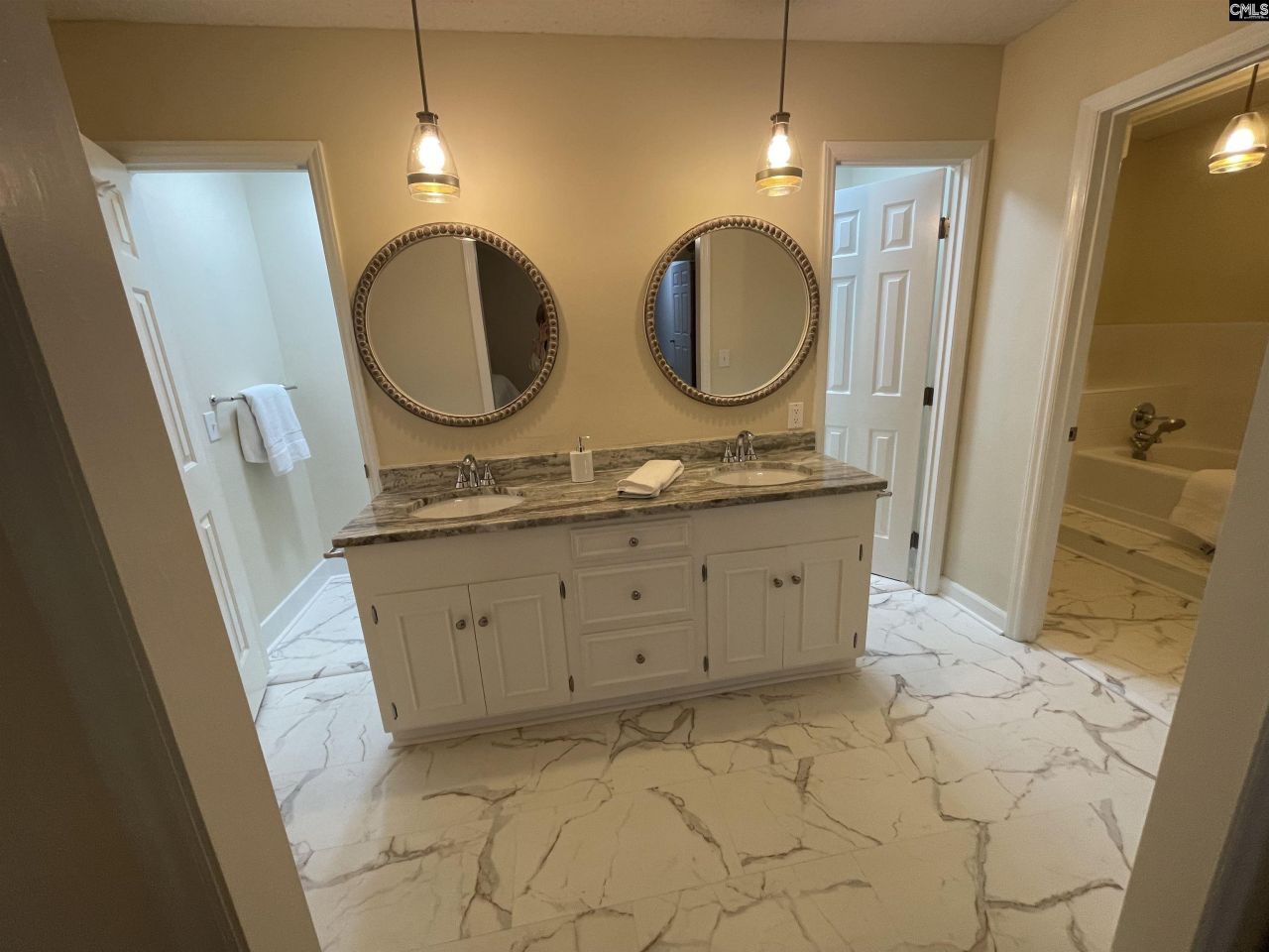 2204 Bee Ridge Road  Photo 24