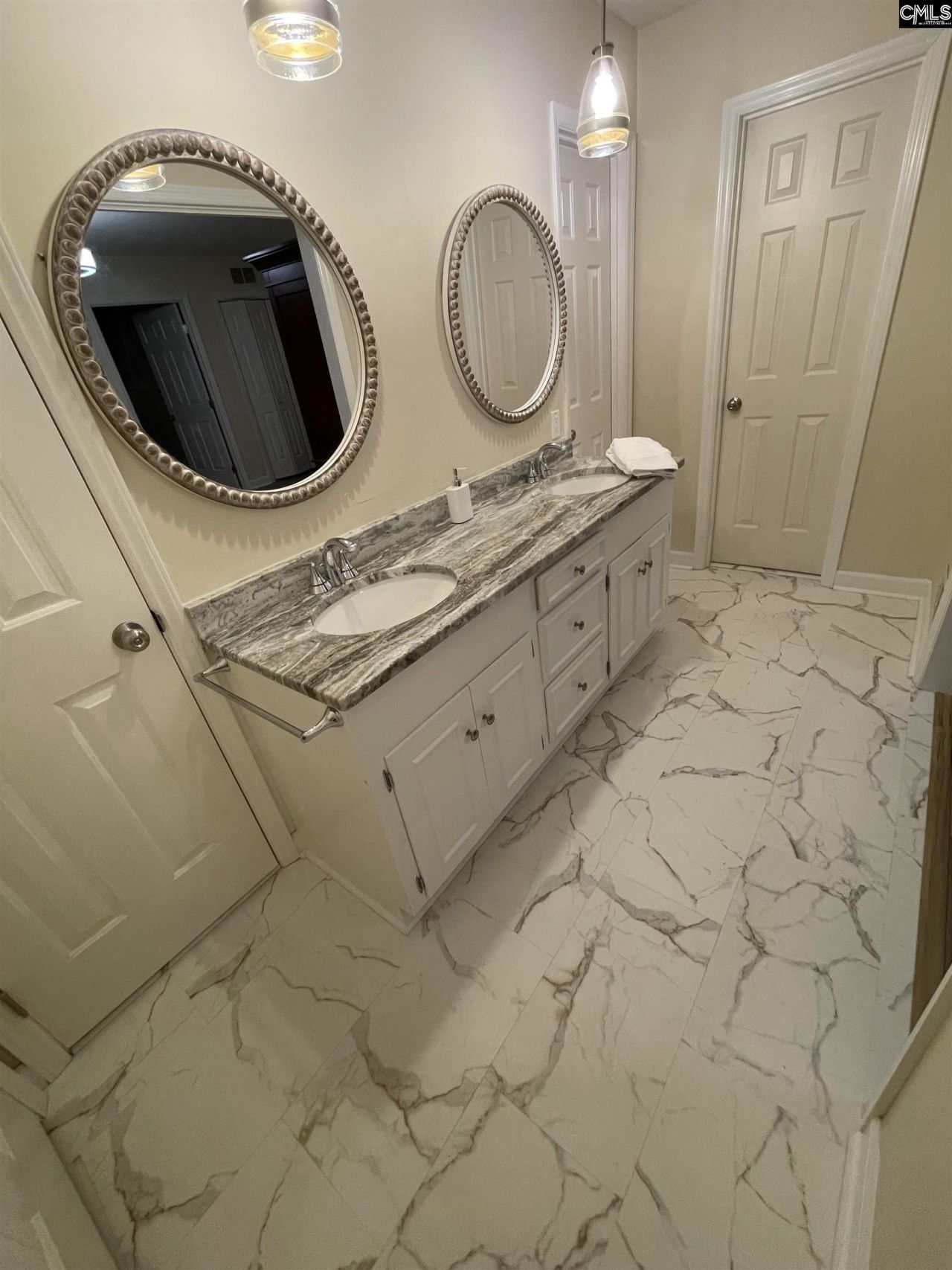 2204 Bee Ridge Road  Photo 25