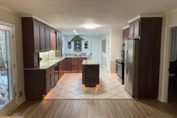 2204 Bee Ridge Road  photo 4