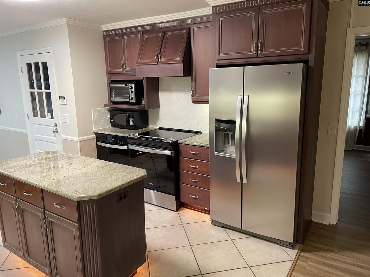 2204 Bee Ridge Road  Photo 7