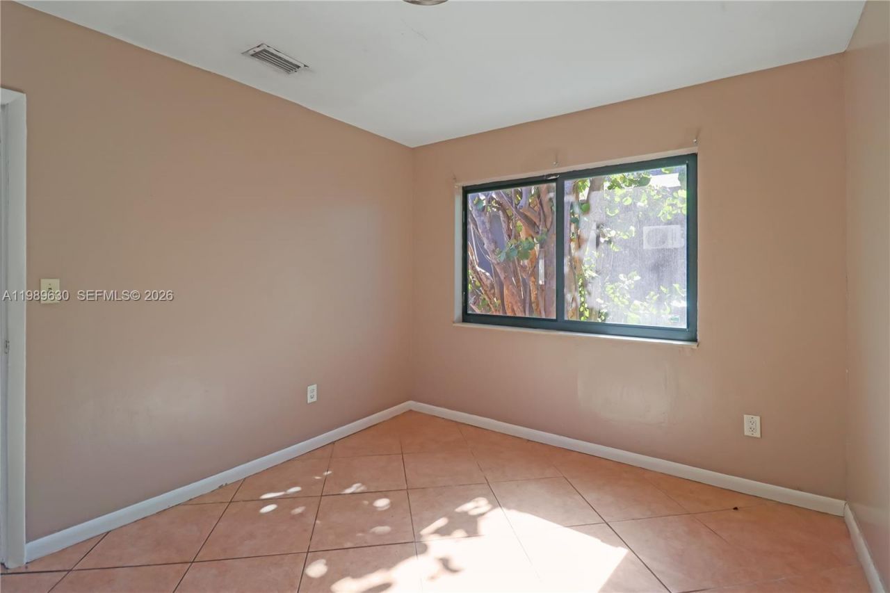 98 NE 71st St, Unit 2, Miami, FL 33138 Photo