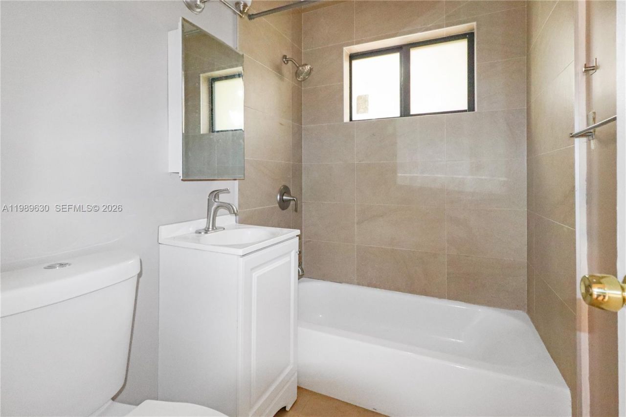 98 NE 71st St, Unit 2, Miami, FL 33138 Photo