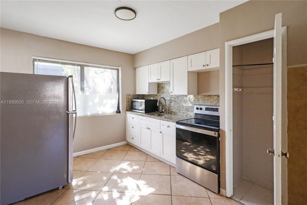 98 NE 71st St, Unit 2, Miami, FL 33138 Photo