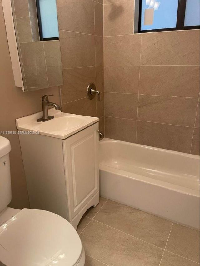 98 NE 71st St, Unit 2, Miami, FL 33138 Photo