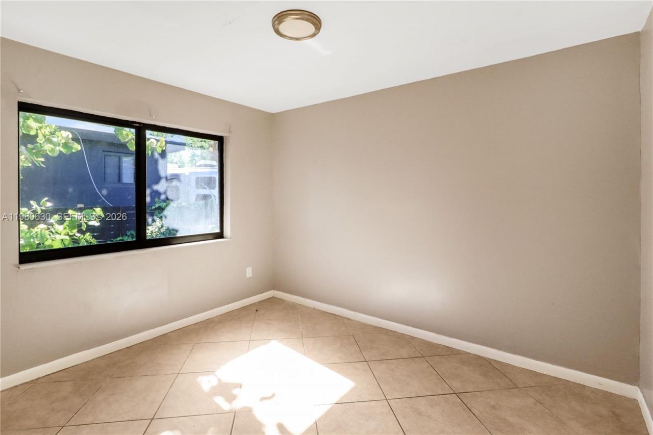 98 NE 71st St, Unit 2, Miami, FL 33138 Photo