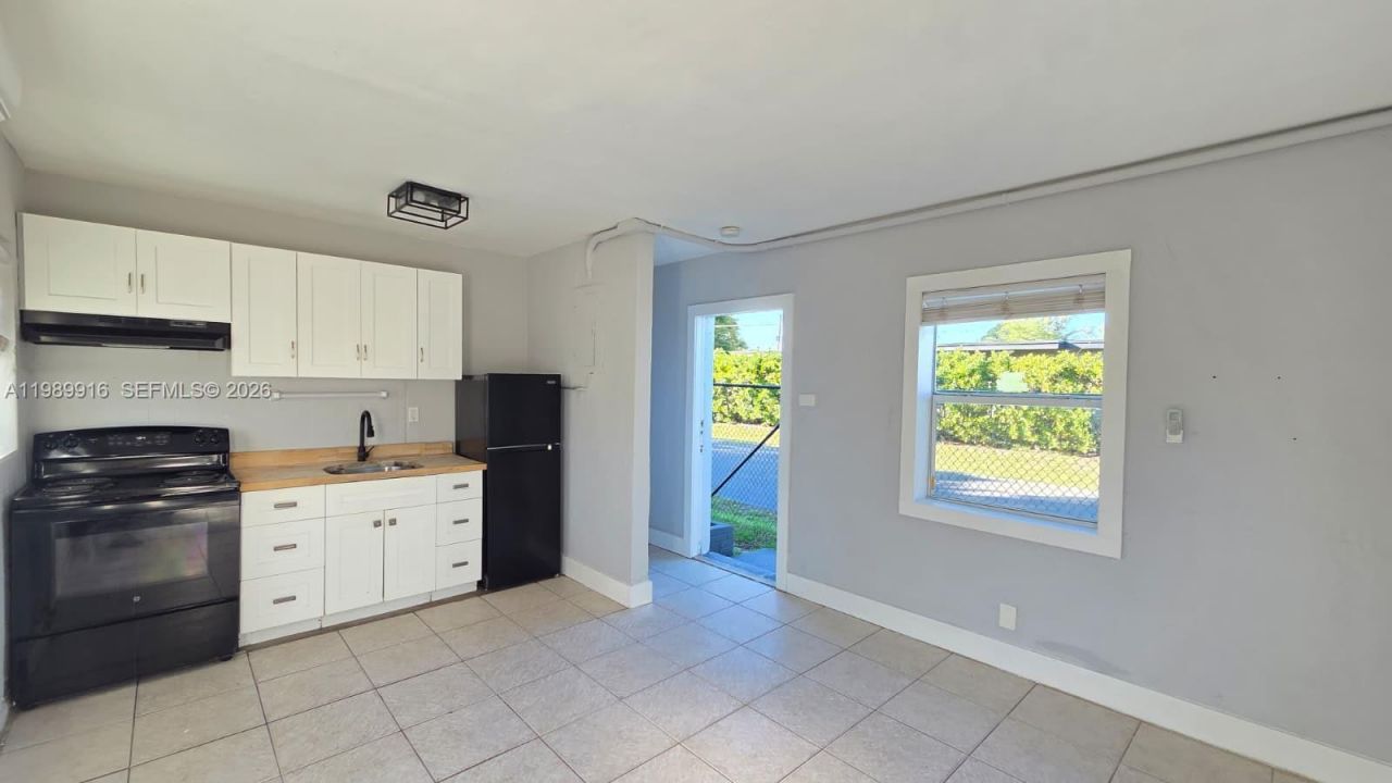 1430 NW 7th St , Fort Lauderdale, FL 33311 Photo