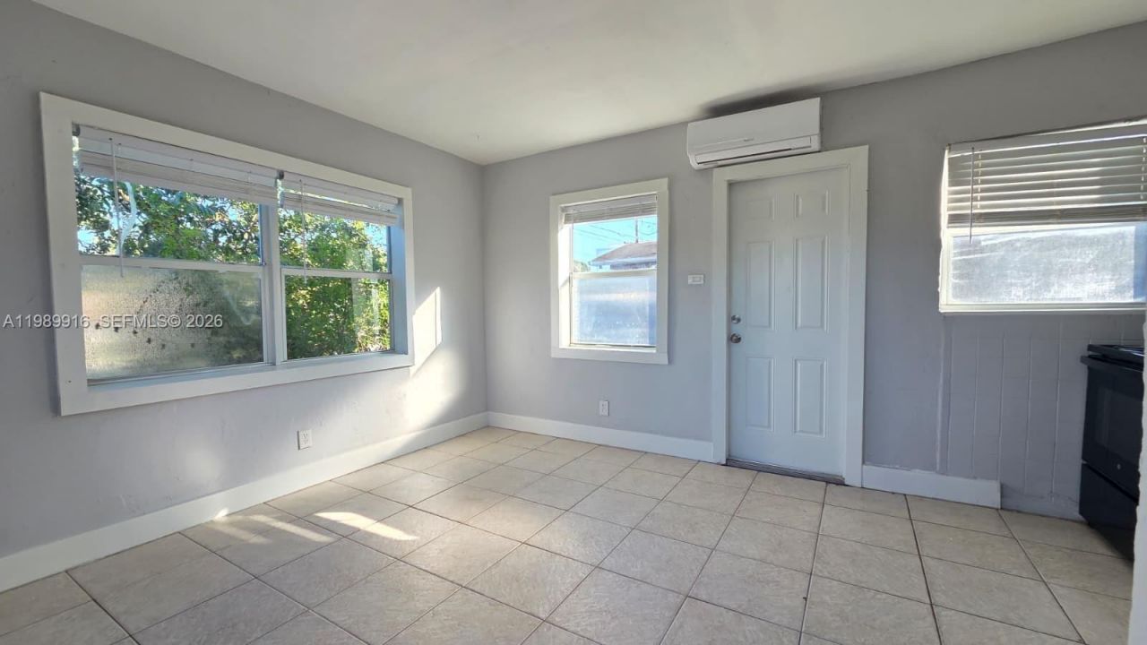 1430 NW 7th St , Fort Lauderdale, FL 33311 Photo