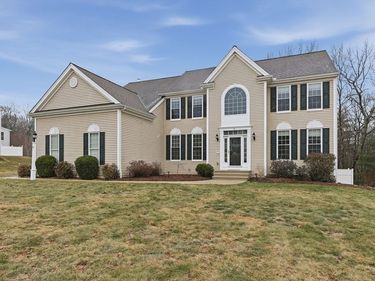 11 Howarth Drive, Upton, MA 01568