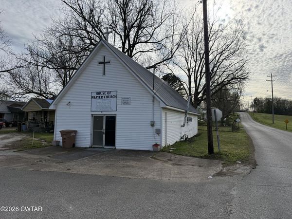 184 Ayers Street , Lexington, TN 38351