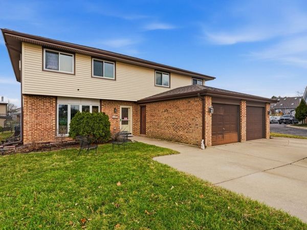 659 Terry Court , Roselle, IL 60172