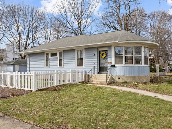 1150 Cedar Avenue , Elgin, IL 60120