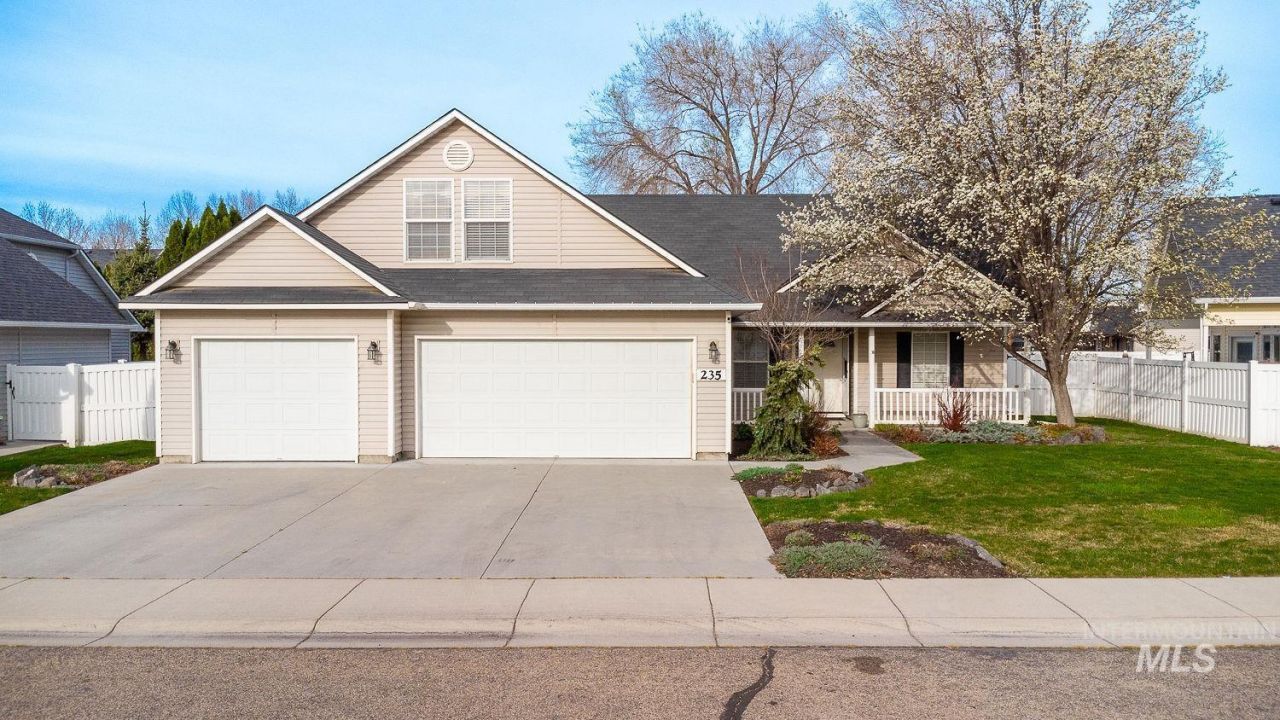 235 S Alcove Ave, Star, ID 83669 Main Photo