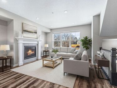 2189 Gateway Hill Road, North Saint Paul, MN 55109