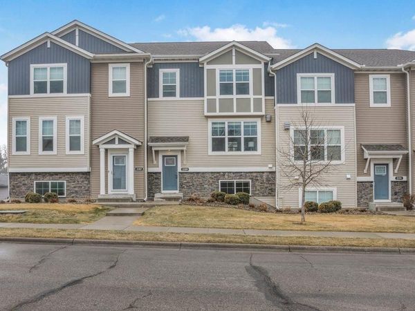 2189 Gateway Hill Road, North Saint Paul, MN 55109