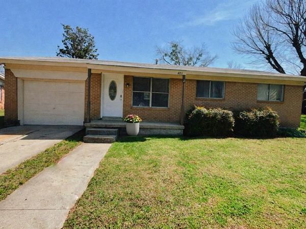403 S Vick Street , Decatur, TX 76234