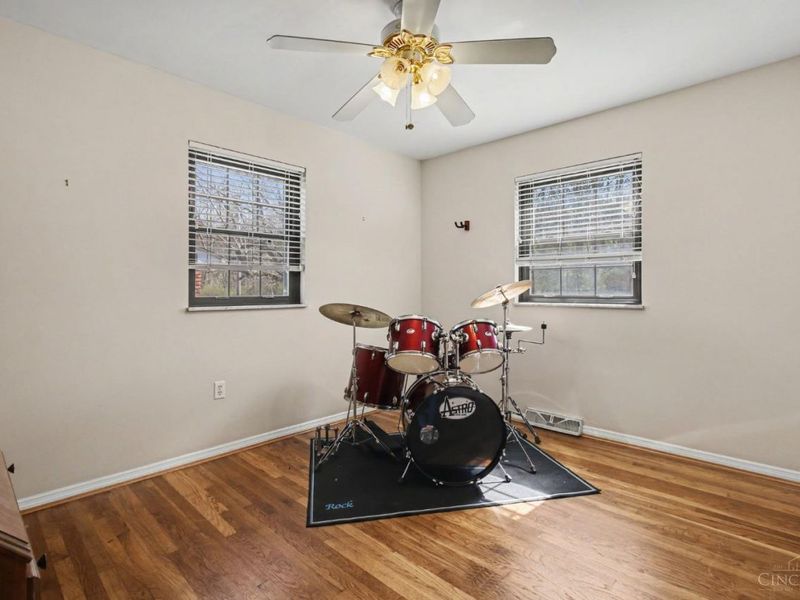 1899 Berkshire, Cincinnati, OH 45230 Photo 16