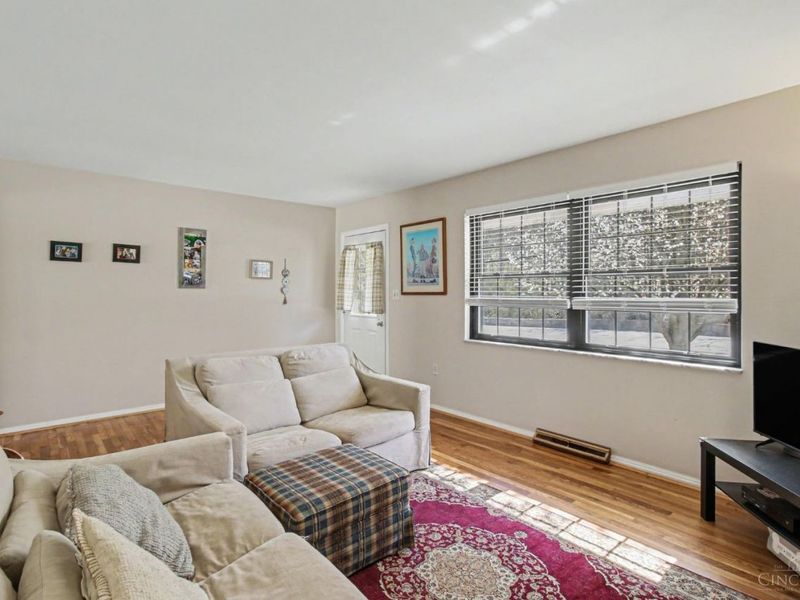 1899 Berkshire, Cincinnati, OH 45230 Photo 6
