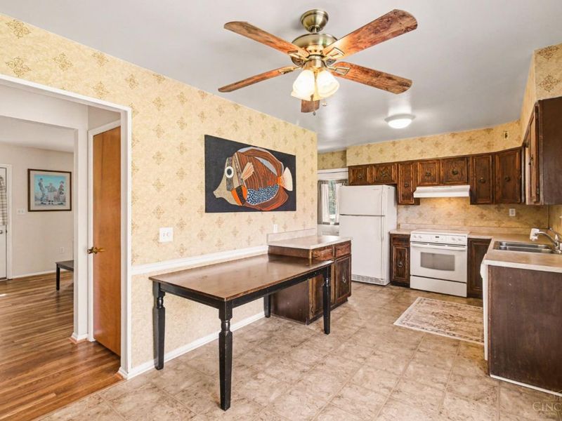 1899 Berkshire, Cincinnati, OH 45230 Photo 7