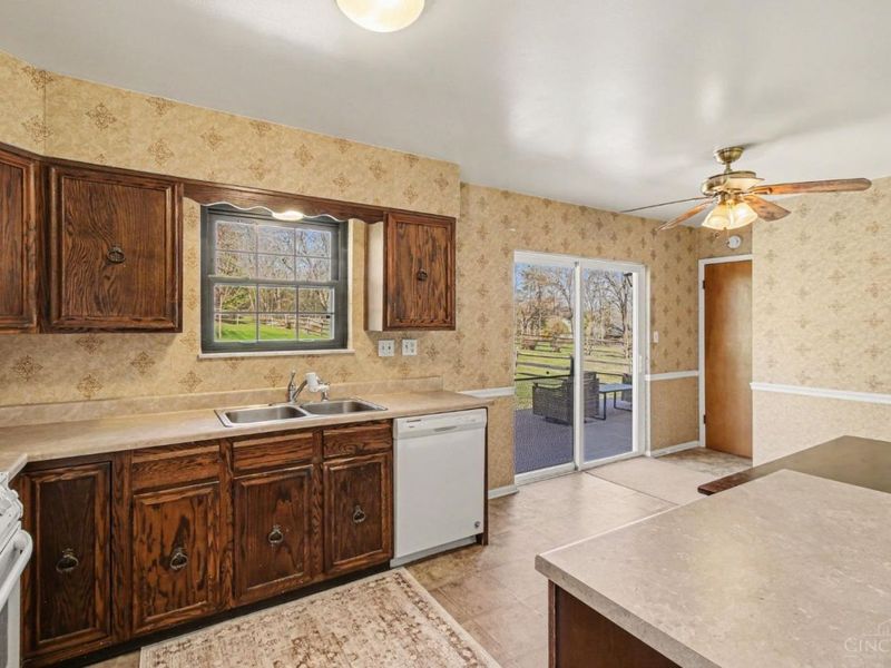 1899 Berkshire, Cincinnati, OH 45230 Photo 9