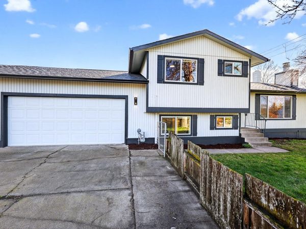 5204 N Chase Rd, Newman Lake, WA 99025