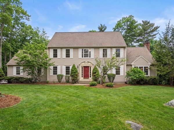 9 Old Towne Way, Sturbridge, MA 01518