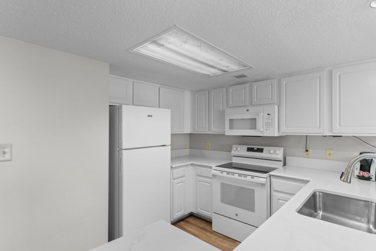 205 74th Ave. N Photo 4