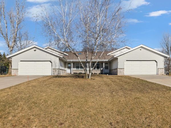 6814 Diane Dr, Newburg, WI 53090