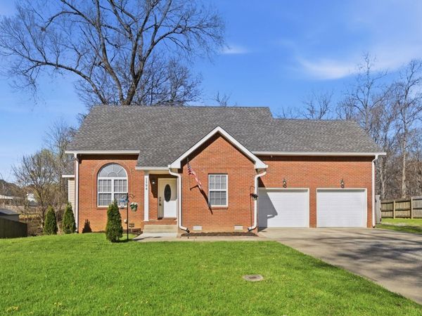1594 Windriver Rd, Clarksville, TN 37042