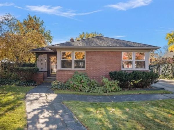 1653 Taunton Road, Birmingham, MI 48009