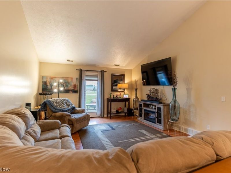 204 Harbor Ridge Lane, Fairport Harbor, OH 44077 Photo 12