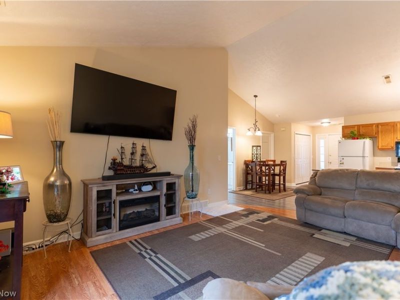 204 Harbor Ridge Lane, Fairport Harbor, OH 44077 Photo 2