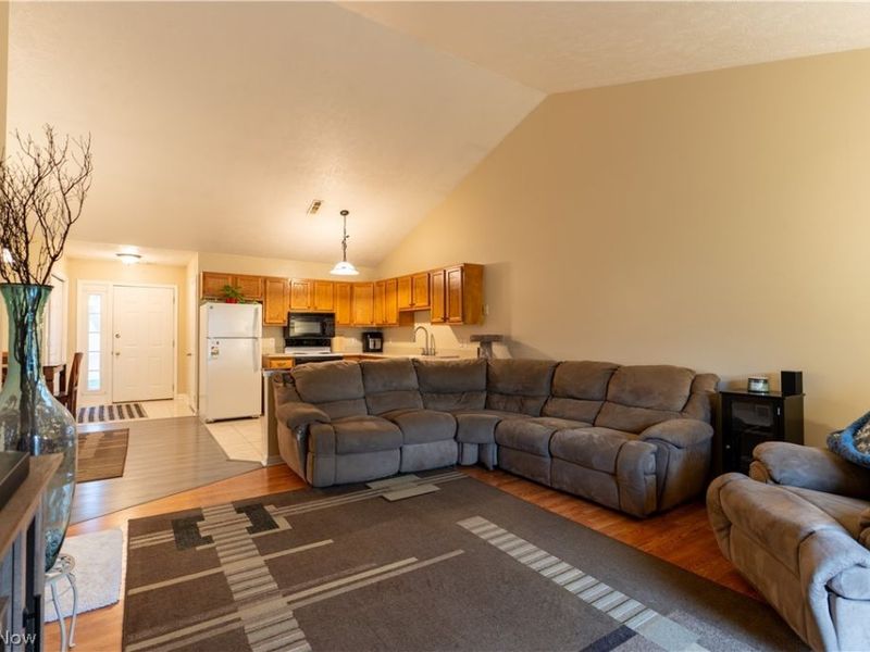 204 Harbor Ridge Lane, Fairport Harbor, OH 44077 Photo 3