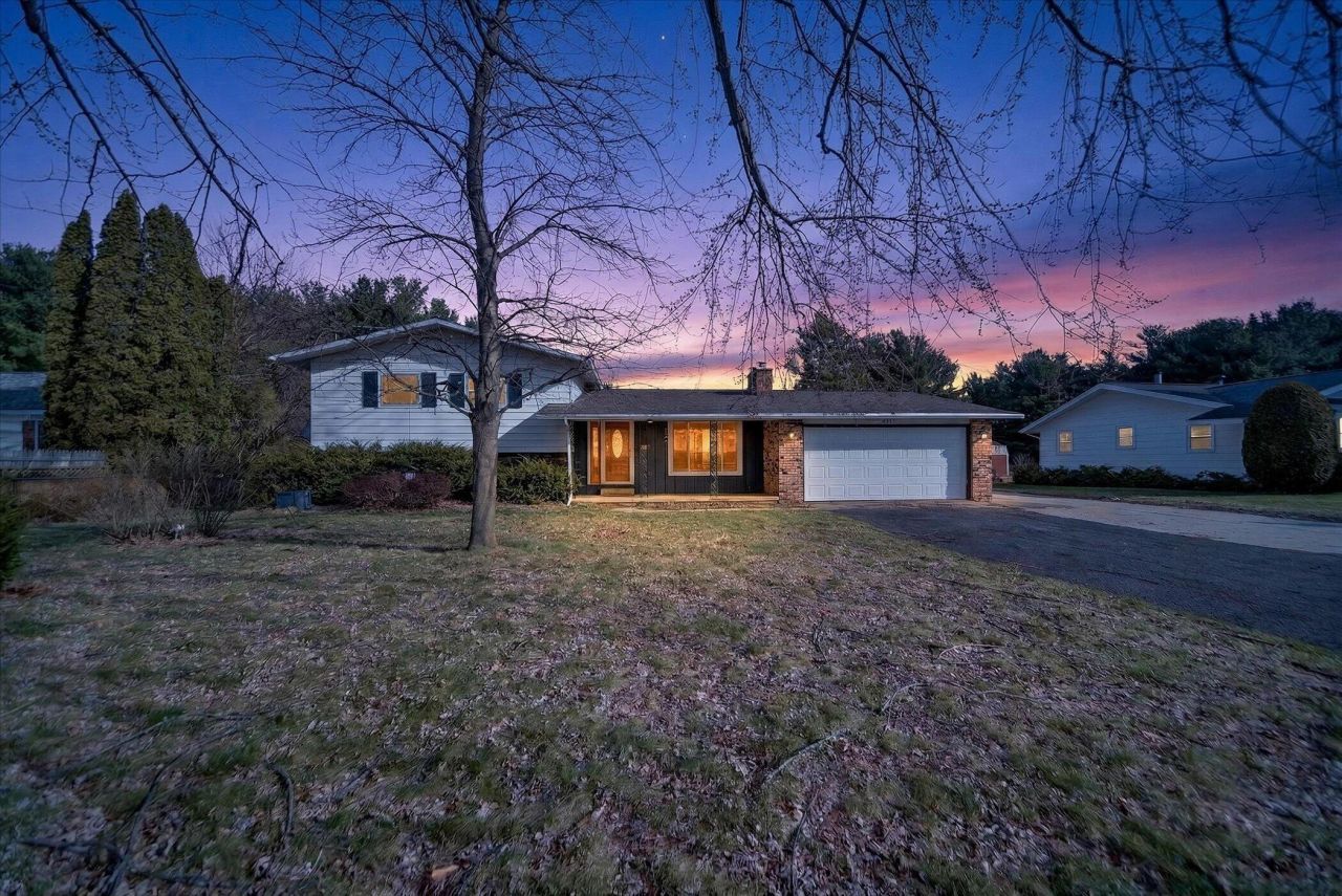 4546 E Berry Road, Pleasant Lake, MI 49272 Main Photo