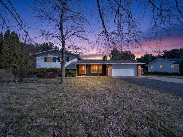 4546 E Berry Road, Pleasant Lake, MI 49272