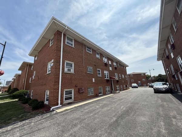 9451 Maple Drive , Unit 1S, Rosemont, IL 60018