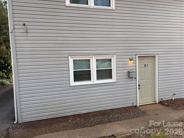 381 20th Avenue NE, Hickory, NC 28601