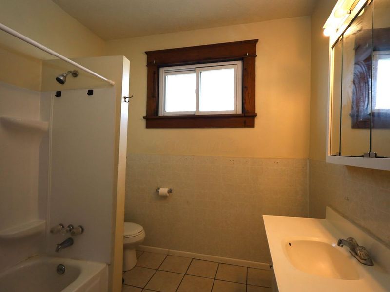 111 E Lamartine Street, Mount Vernon, OH 43050 Photo 8