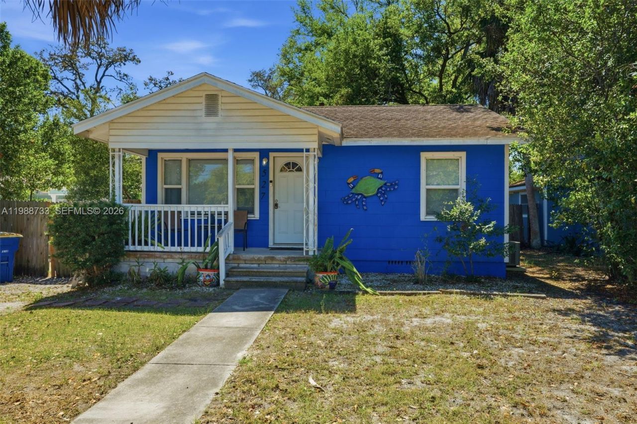 527 Wildwood Way, Clearwater, FL 33756 Main Photo