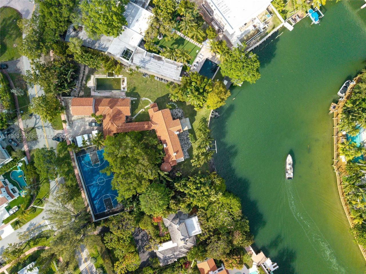 5005 Lakeview Dr , Miami Beach, FL 33140 Photo