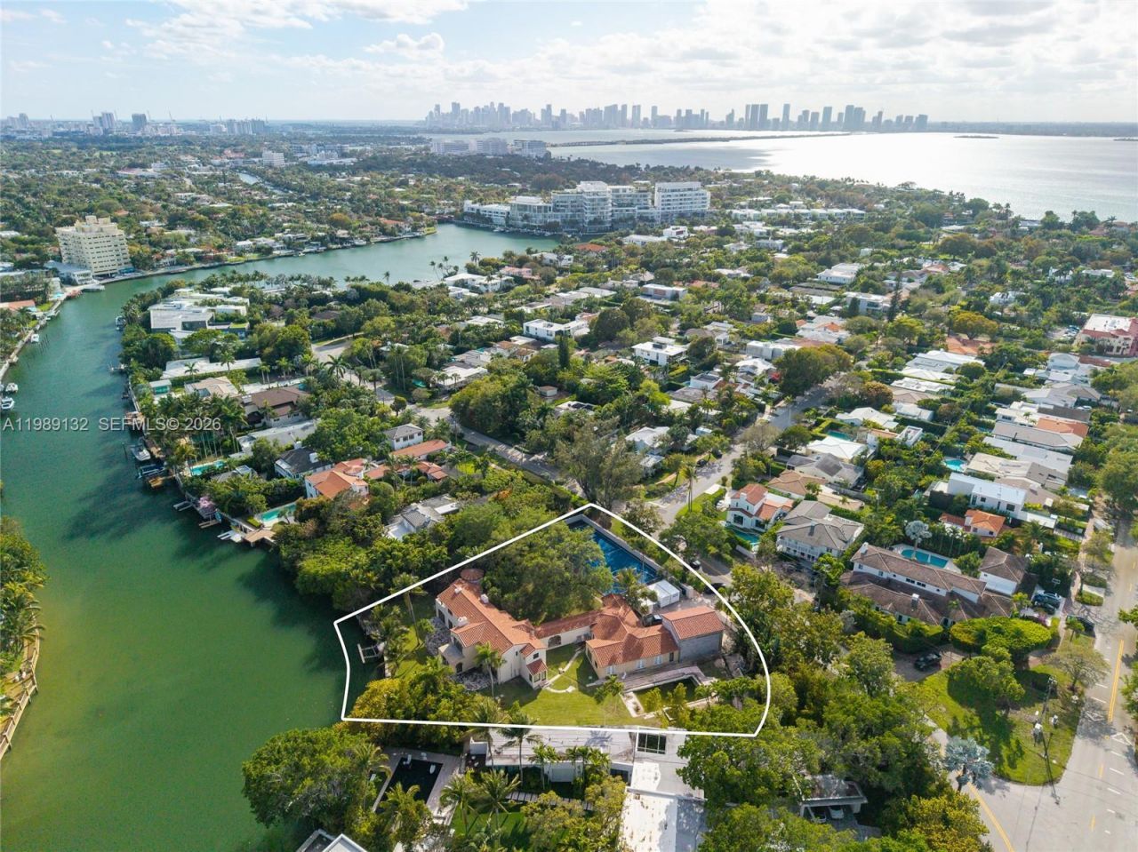 5005 Lakeview Dr , Miami Beach, FL 33140 Photo