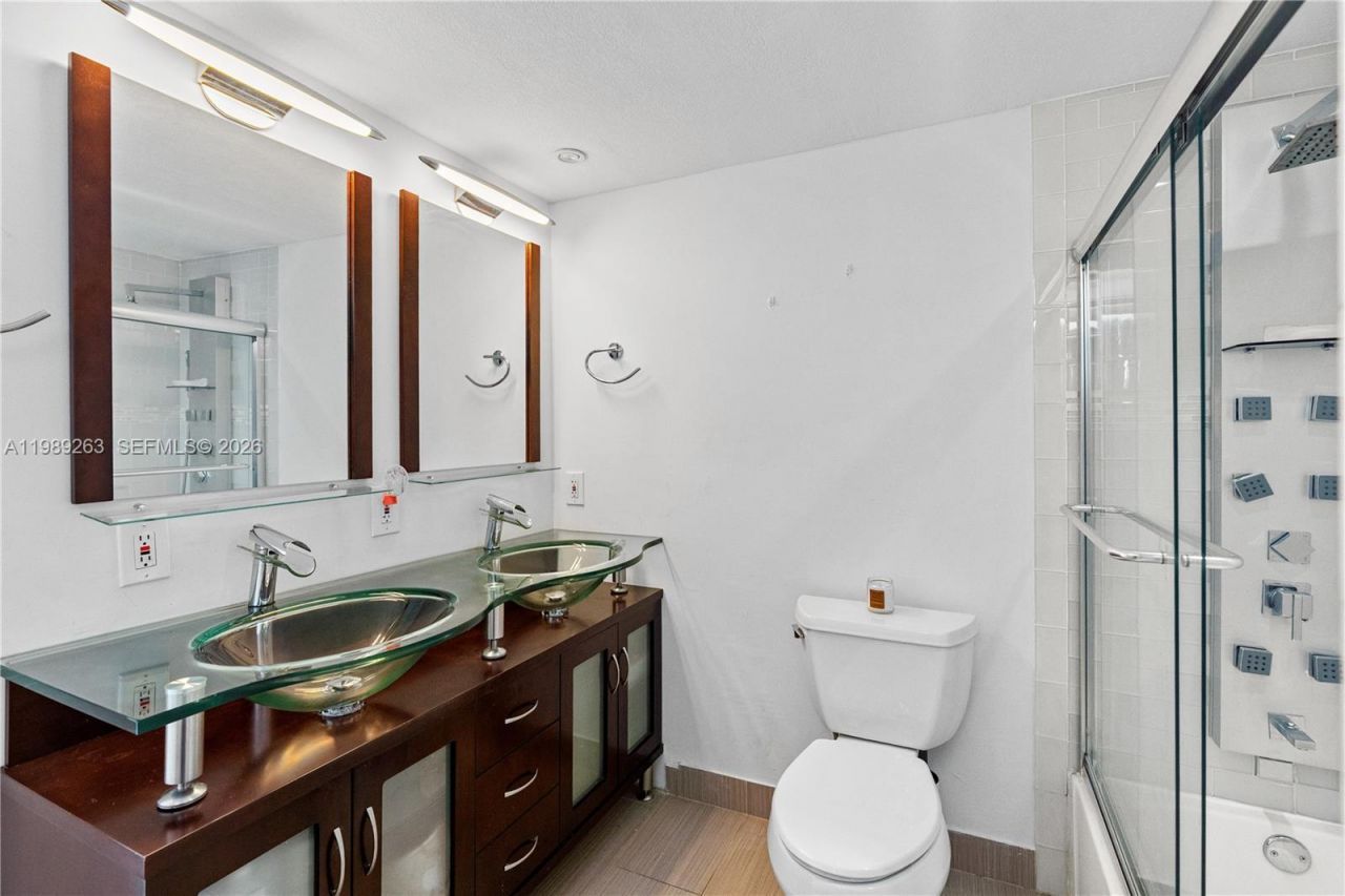 437 Golden Isles Dr , Unit 11J, Hallandale Beach, FL 33009 Photo