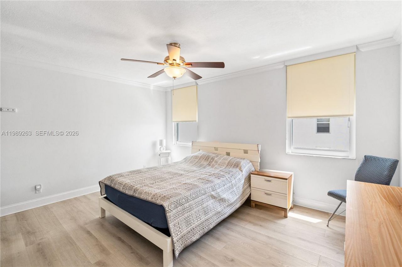 437 Golden Isles Dr , Unit 11J, Hallandale Beach, FL 33009 Photo