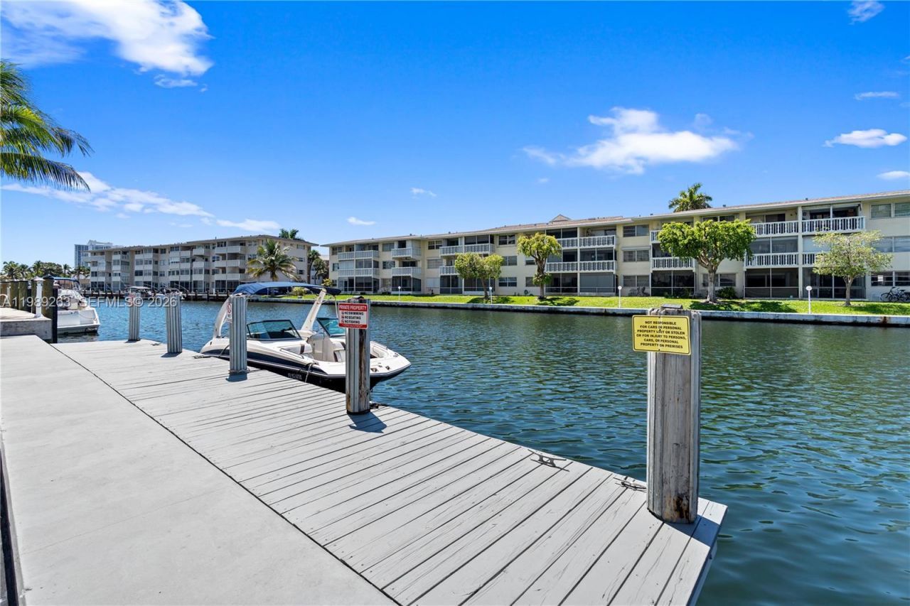 437 Golden Isles Dr , Unit 11J, Hallandale Beach, FL 33009 Photo