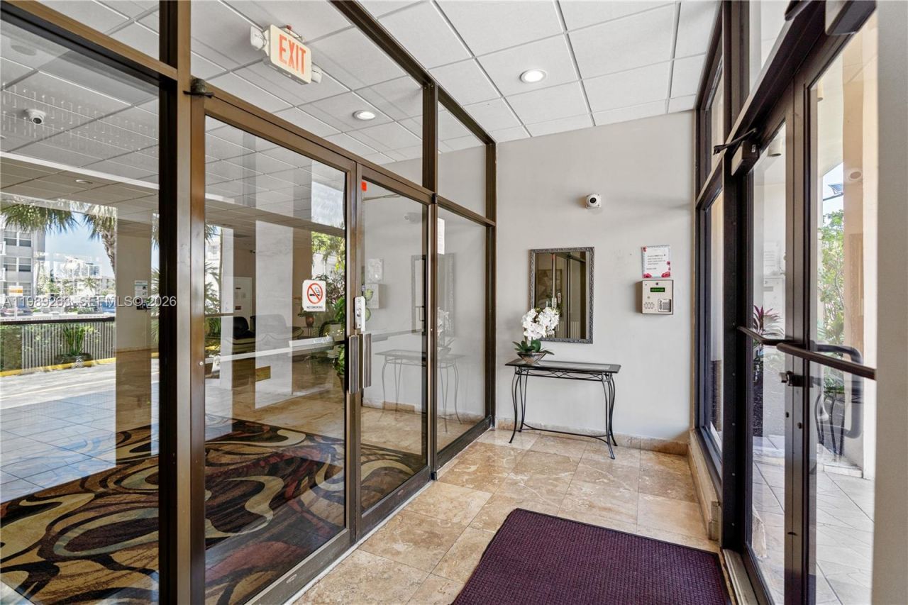 437 Golden Isles Dr , Unit 11J, Hallandale Beach, FL 33009 Photo