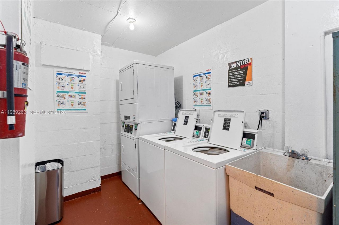 437 Golden Isles Dr , Unit 11J, Hallandale Beach, FL 33009 Photo