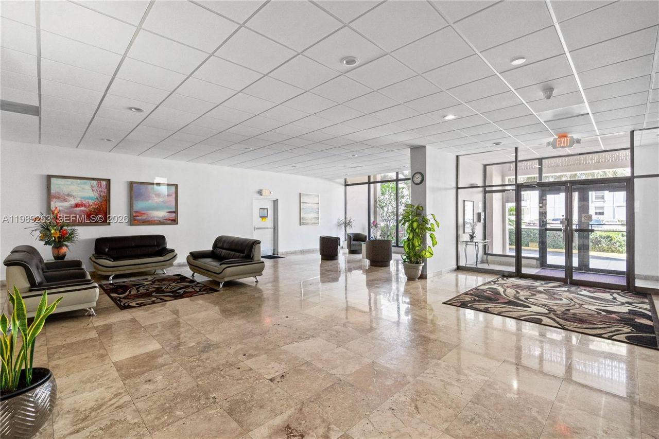 437 Golden Isles Dr , Unit 11J, Hallandale Beach, FL 33009 Photo