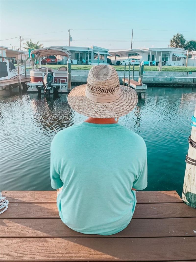 2305 Bay Drive , Bradenton, FL 34207 Photo